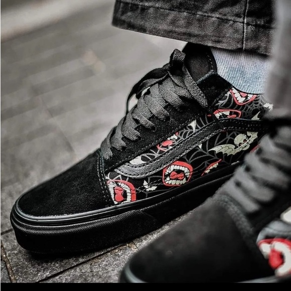 Vans Old Skool Glow Frights Black Men's Classic Skate Shoes - Picture 7 of 9